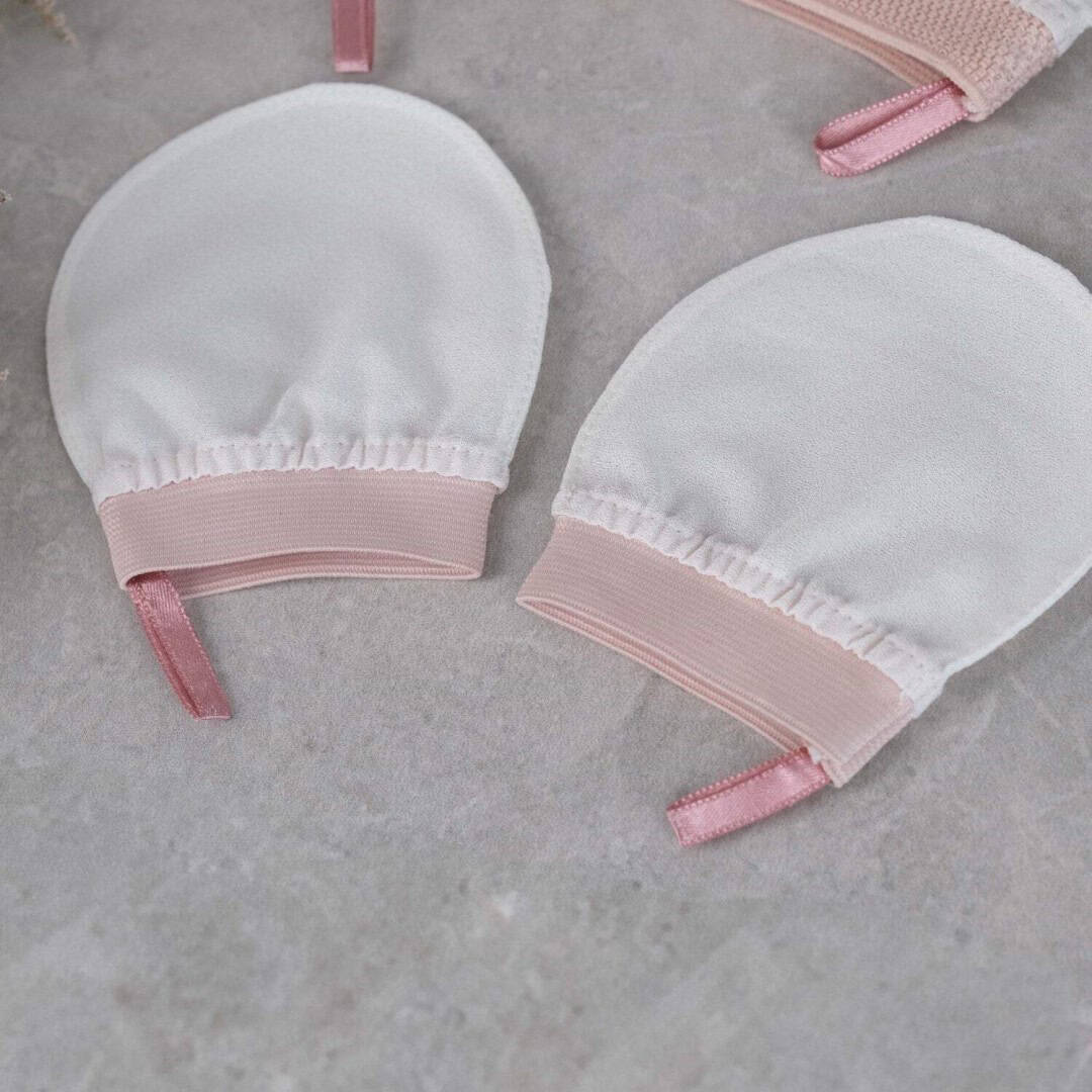 SilkEx™ Face Mitt – 100% Silk for Sensitive Skin